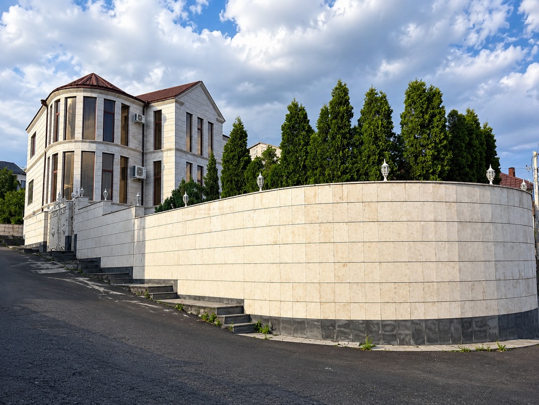 SnapInsta.to_741112828_18394520170091392_3980899736894997608_n Ajapnyak V-3 | Luxury Neoclassical House for Sale 🇦🇲